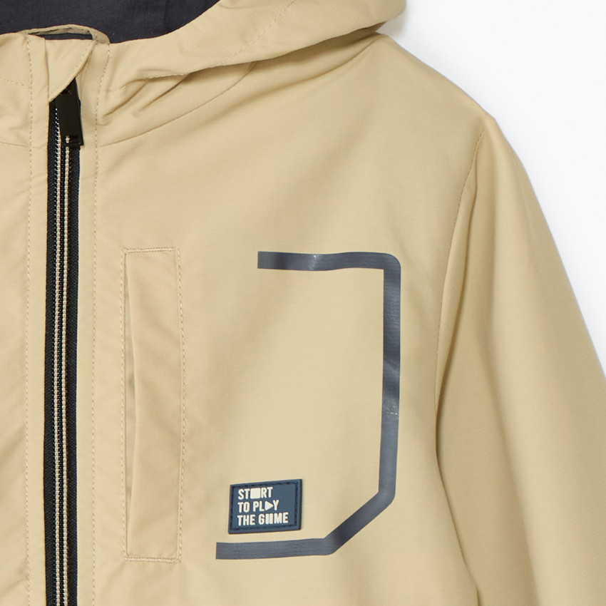 Chubasquero con capucha para niño 