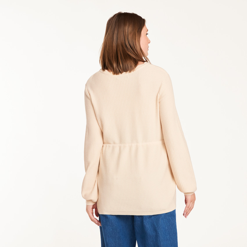 Suéter de maternidad de cuello en V con diseño elegante. 