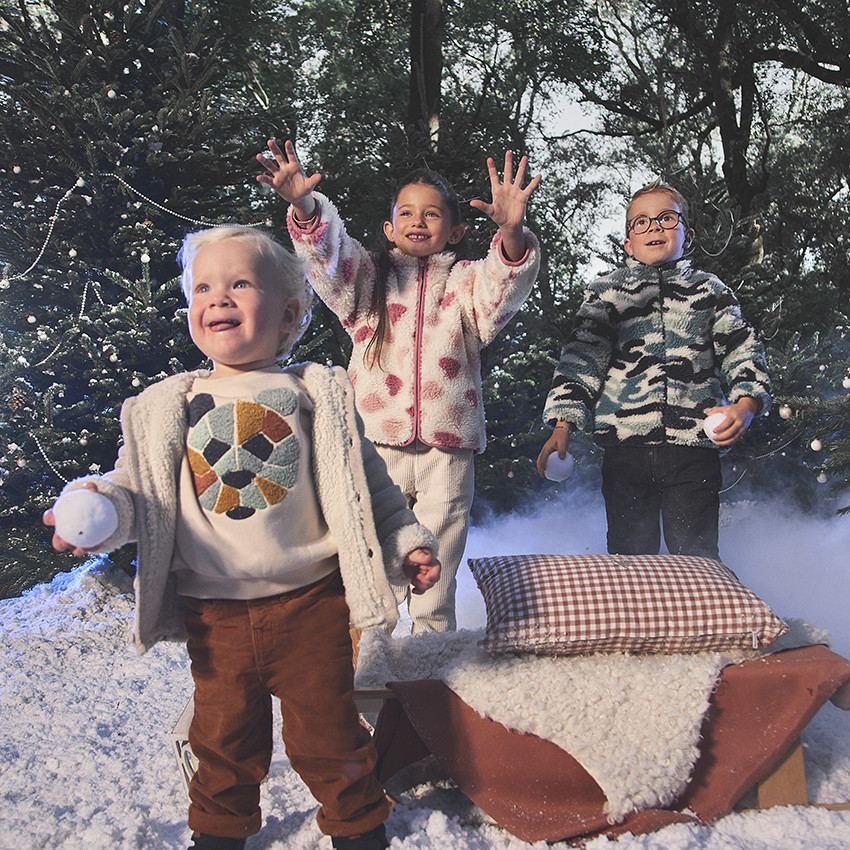Chaqueta de sherpa con estampado de corazones para niña 