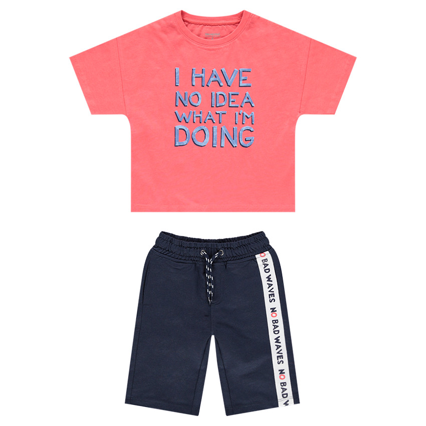 Conjunto con camiseta de manga corta y bermudas con banda que contrasta 