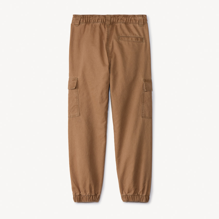 Pantalón cargo liso con bolsillos niño 