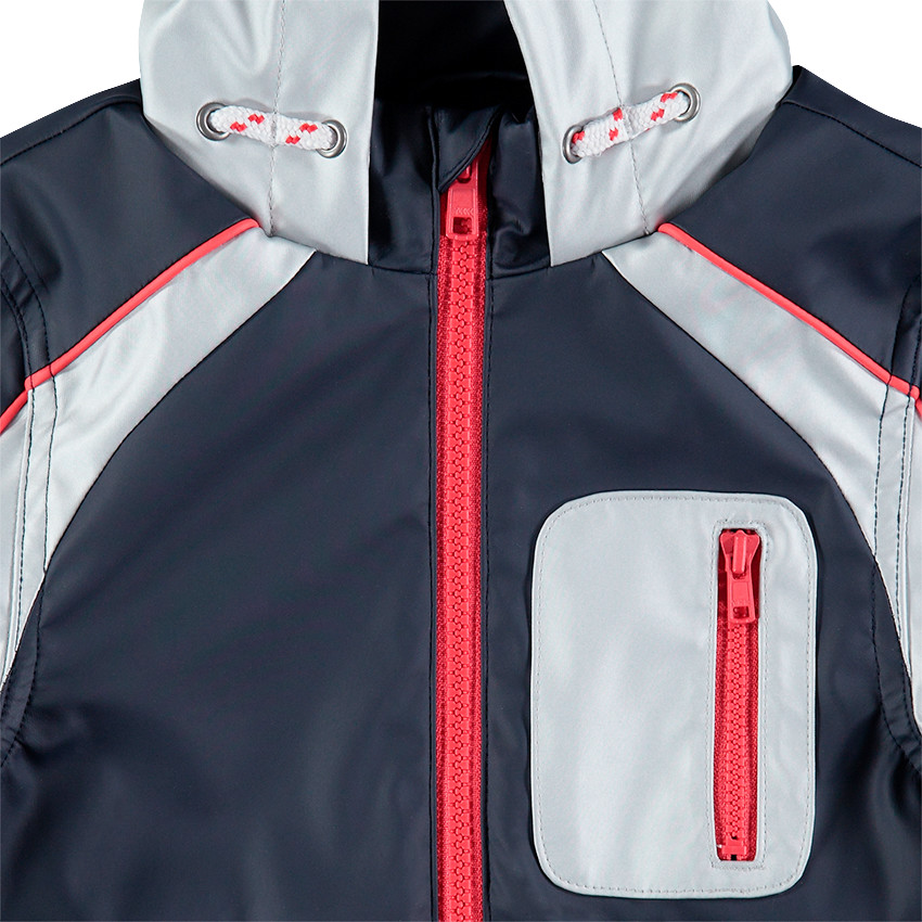 Cortavientos con capucha y bolsillos con cremallera  