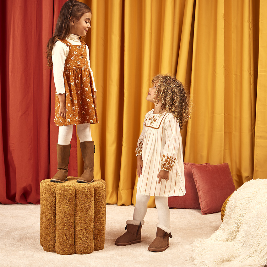 Vestido de manga larga con rayas bordadas para bebé niña 