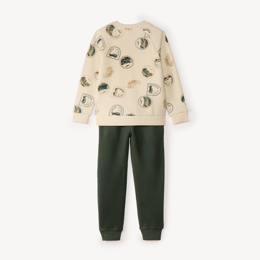 Conjunto de chándal niño con sudadera de corte oversized y estampado de sellos. 