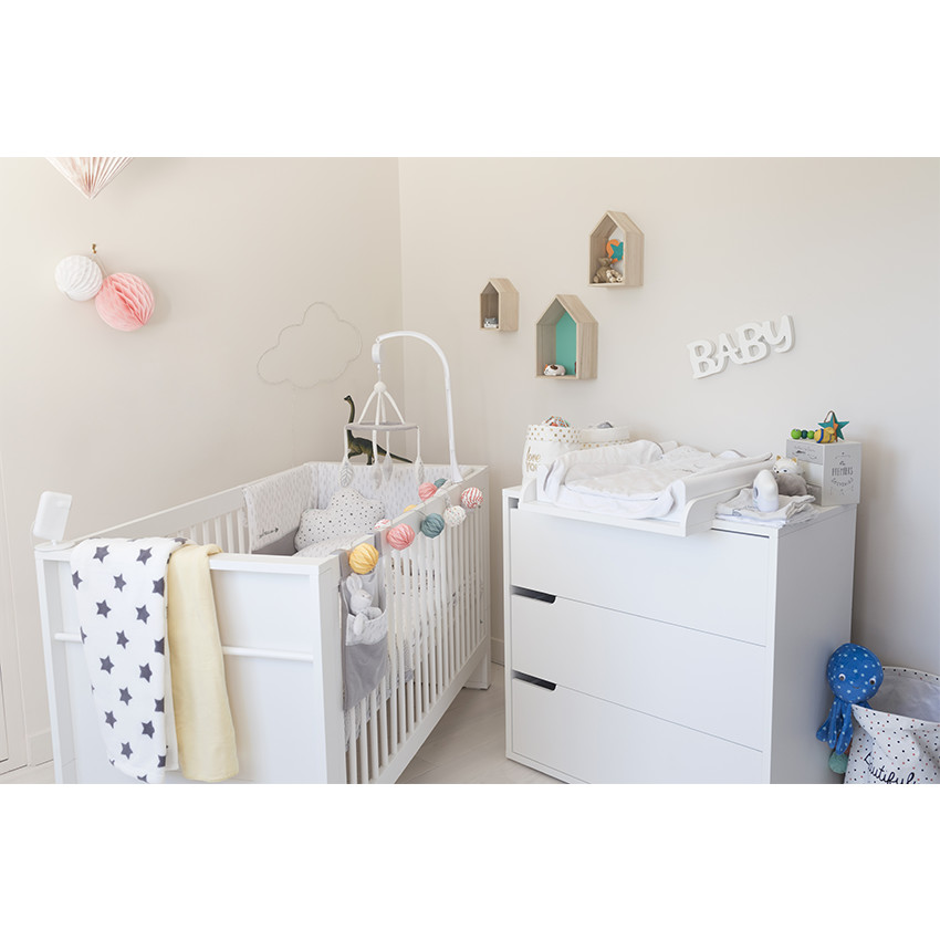 Móvil musical con suspensiones de terciopelo 