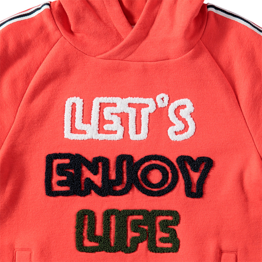 Sudadera con capucha de felpa con inscripciones de rizo 