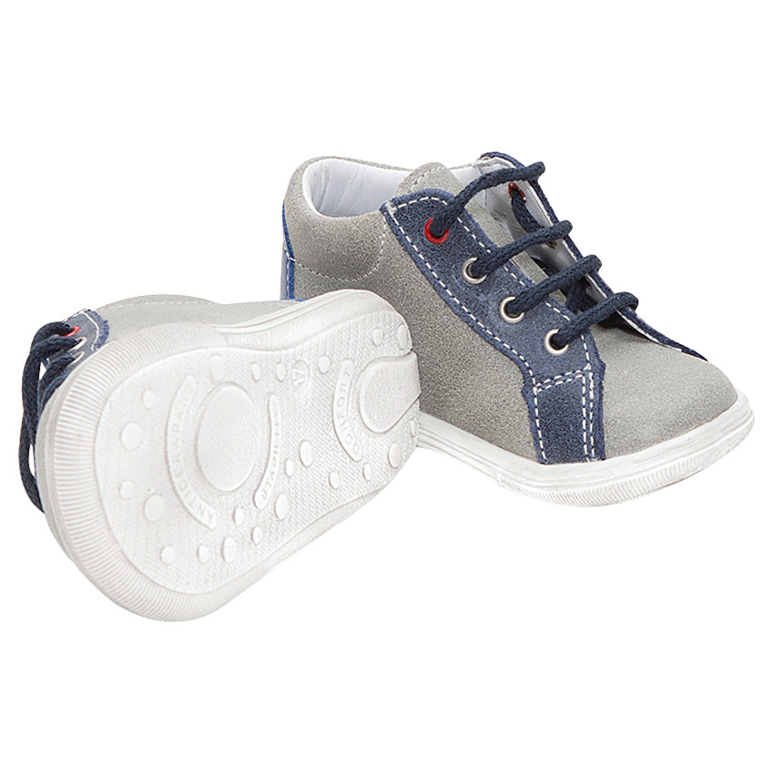 Botines de ante con cordones y barco estampado 