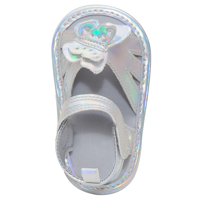 Sandalias flexibles brillantes con mariposa 