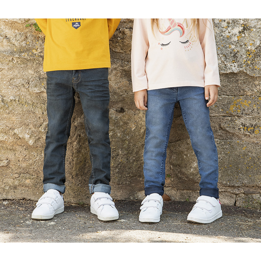 Pantalón slim desgastado para niño 