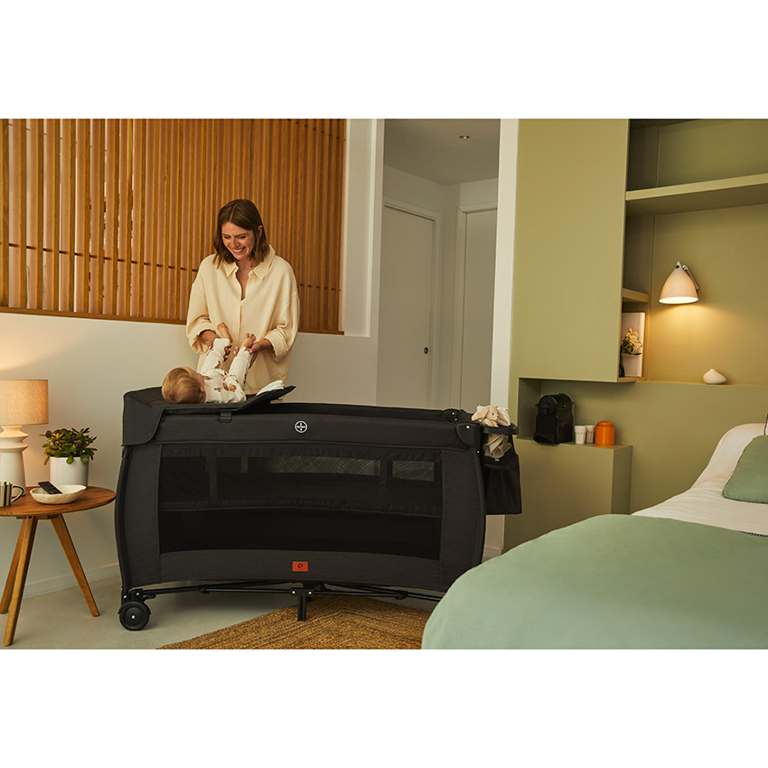 Cuna de viaje con accesorios Top All In negro 