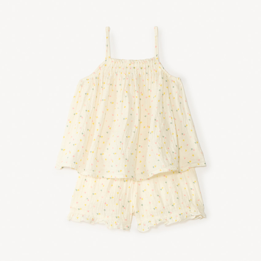 Conjunto corto de 2 piezas camiseta sin mangas + short estampado de corazones para bebé niña. 