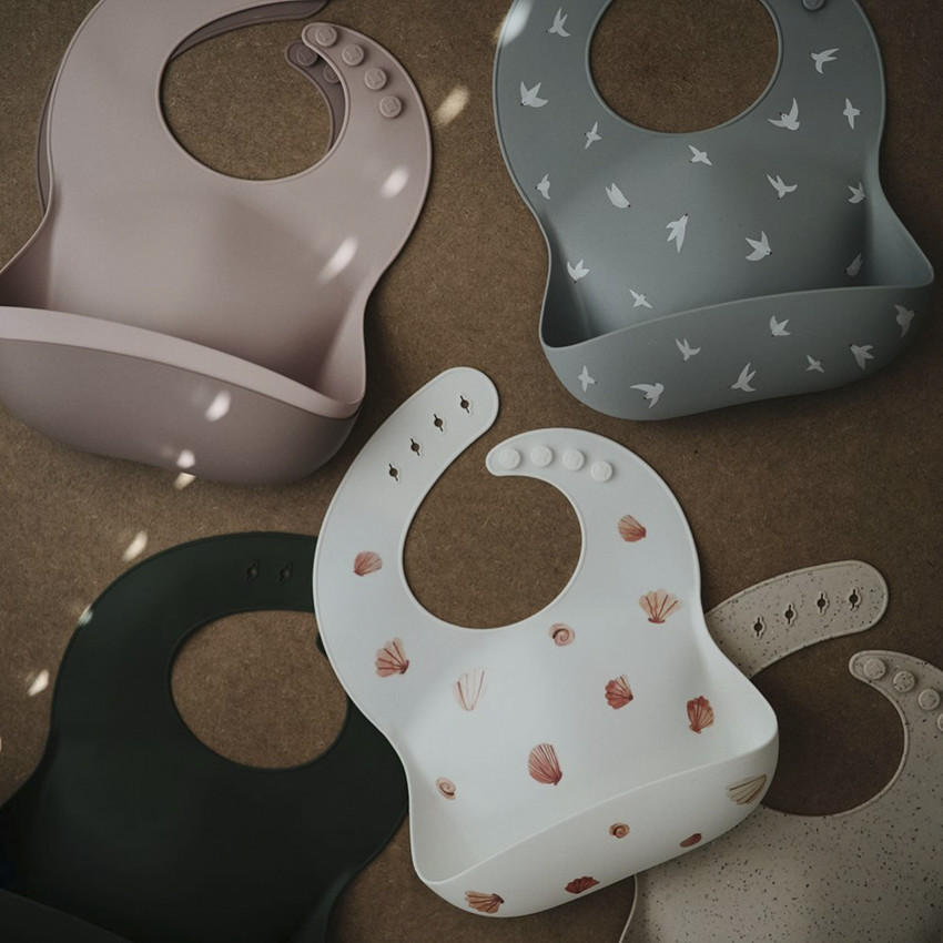 Babero silicona print light shell 26.5x3.5 cm 