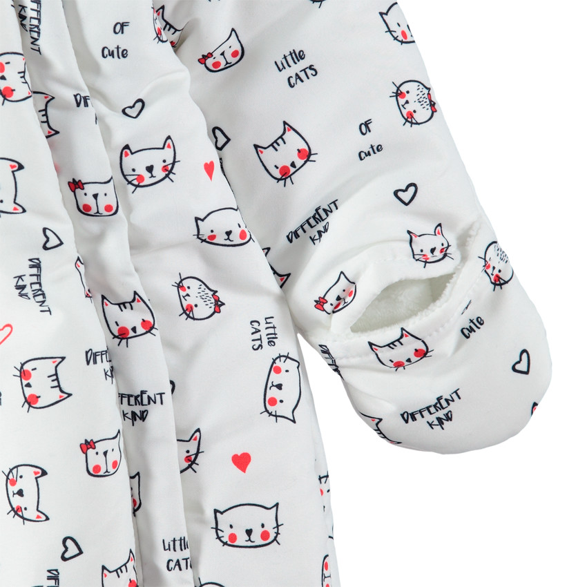 Buzo con forro de borreguito y gatos estampados all-over 