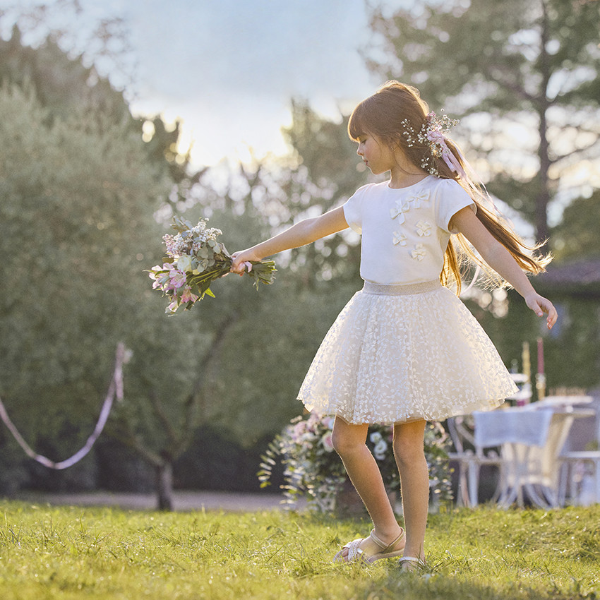 Camiseta de manga corta unicolor con nudos para niña 