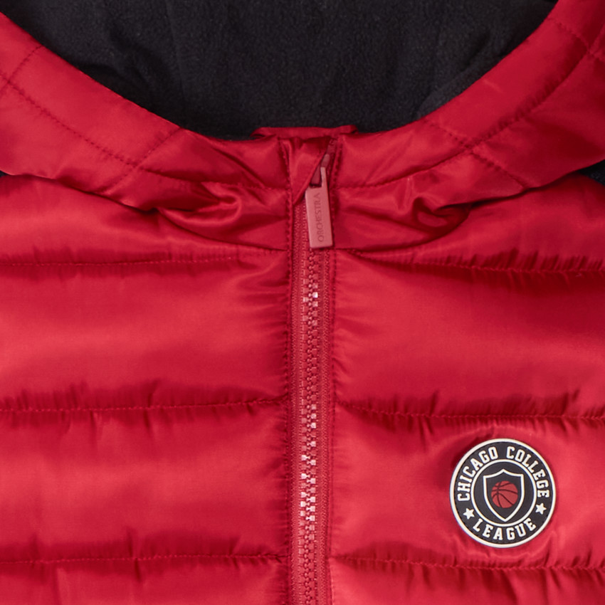 Chaleco acolchado sin mangas con capucha e insignia de goma para niño 