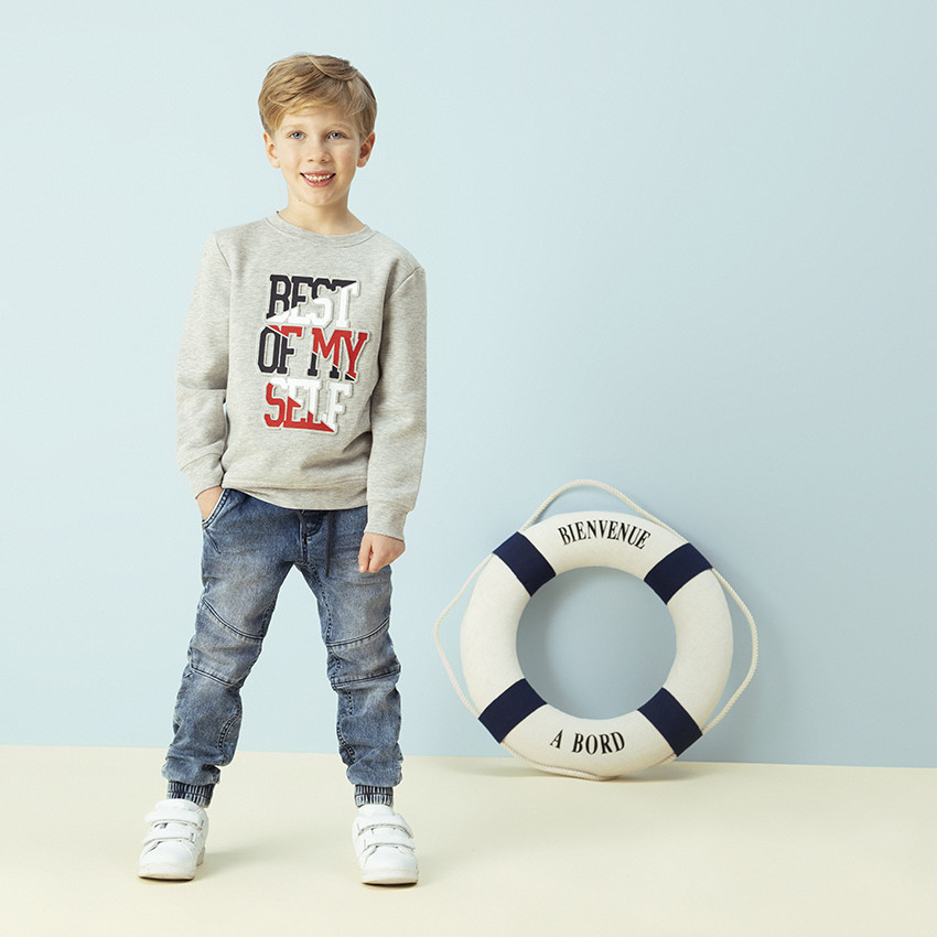 Sudadera de felpa con inscripción de estilo campus 