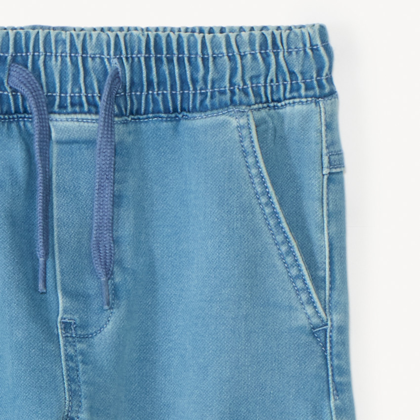 Pantalones jogger de denim para niño 