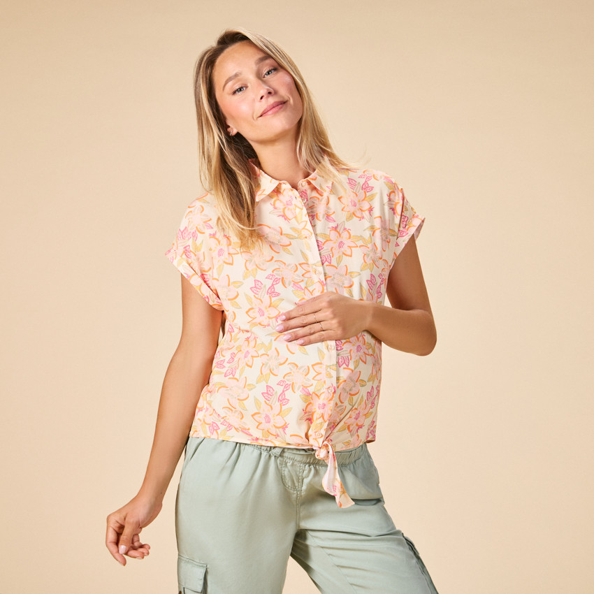 Camiseta de manga corta con nudo y estampado floral para mujer 