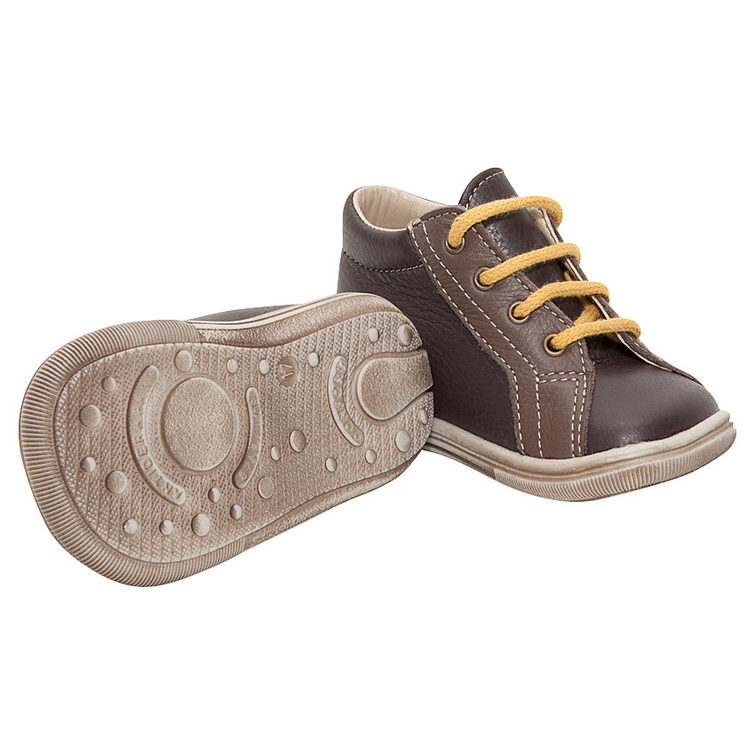 Botas de cuero chocolate con cordones en contraste  Additional Botas de cuero chocolate con cordones en contraste