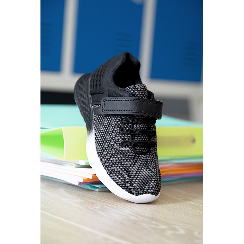 Zapatillas deportivas de malla con suela bicolor para niño  Additional Zapatillas deportivas de malla con suela bicolor para niño