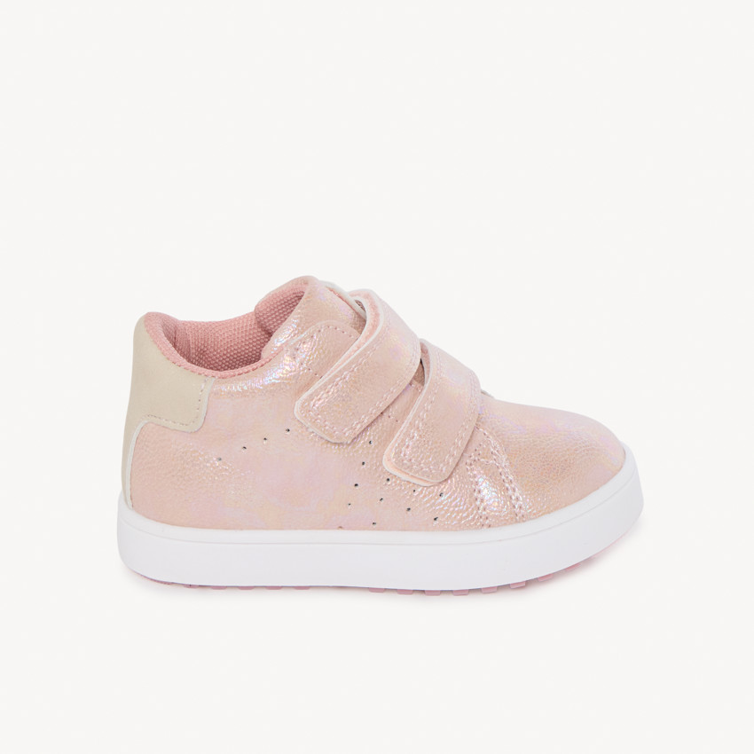 Botines efecto nacarado con velcro para bebé niña 