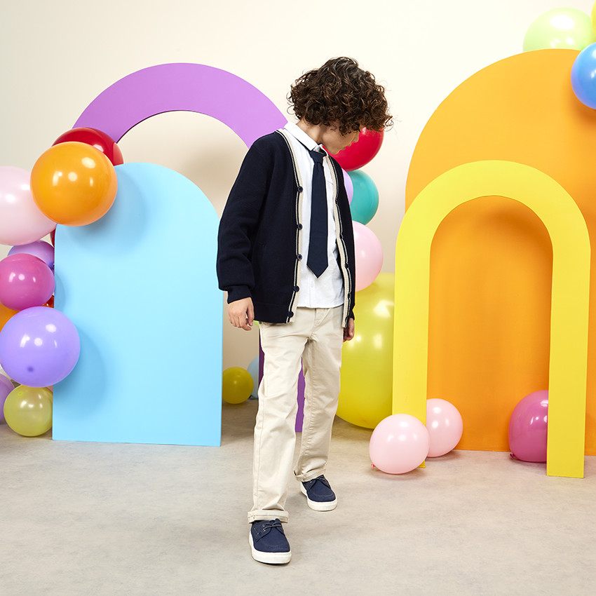 Gilet de punto liso con acabado de canalé para niño 