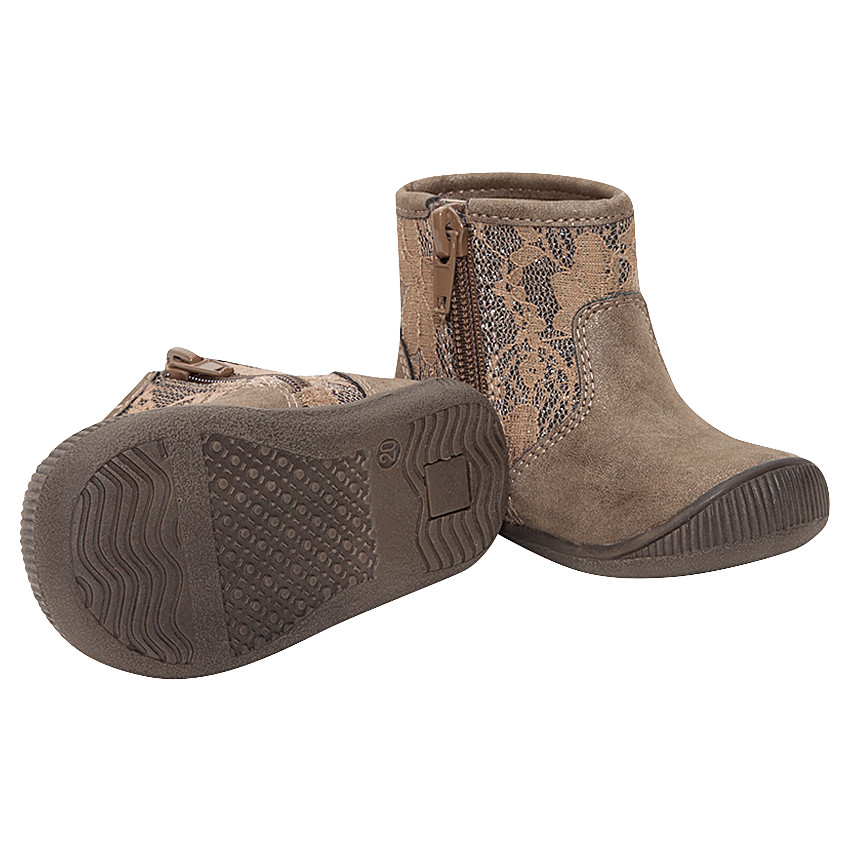 Botines doradas con empeine de encaje  