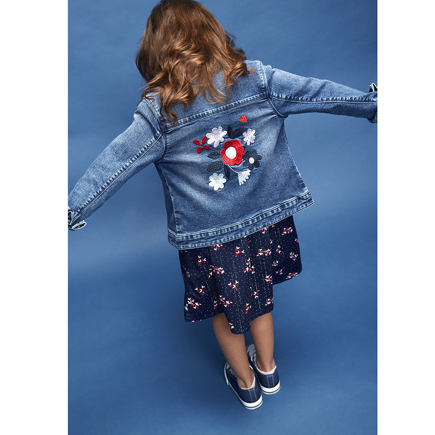Veste en jean avec broderies fleurs dans le dos pour fille 