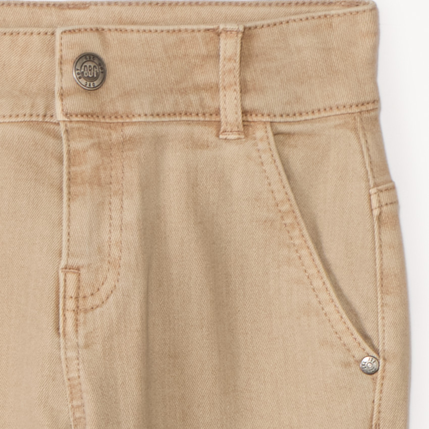 Jean recto teñido con bolsillos cargo para niño 