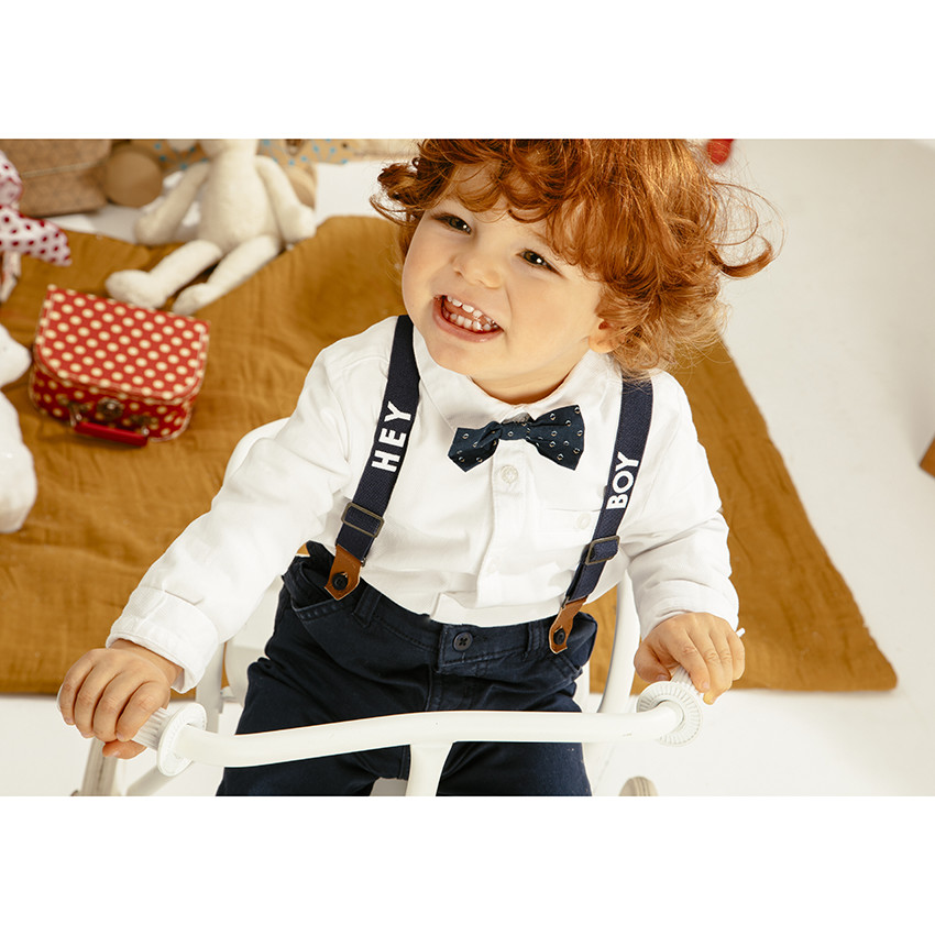 Chemise blanche à noeud papillon amovible 