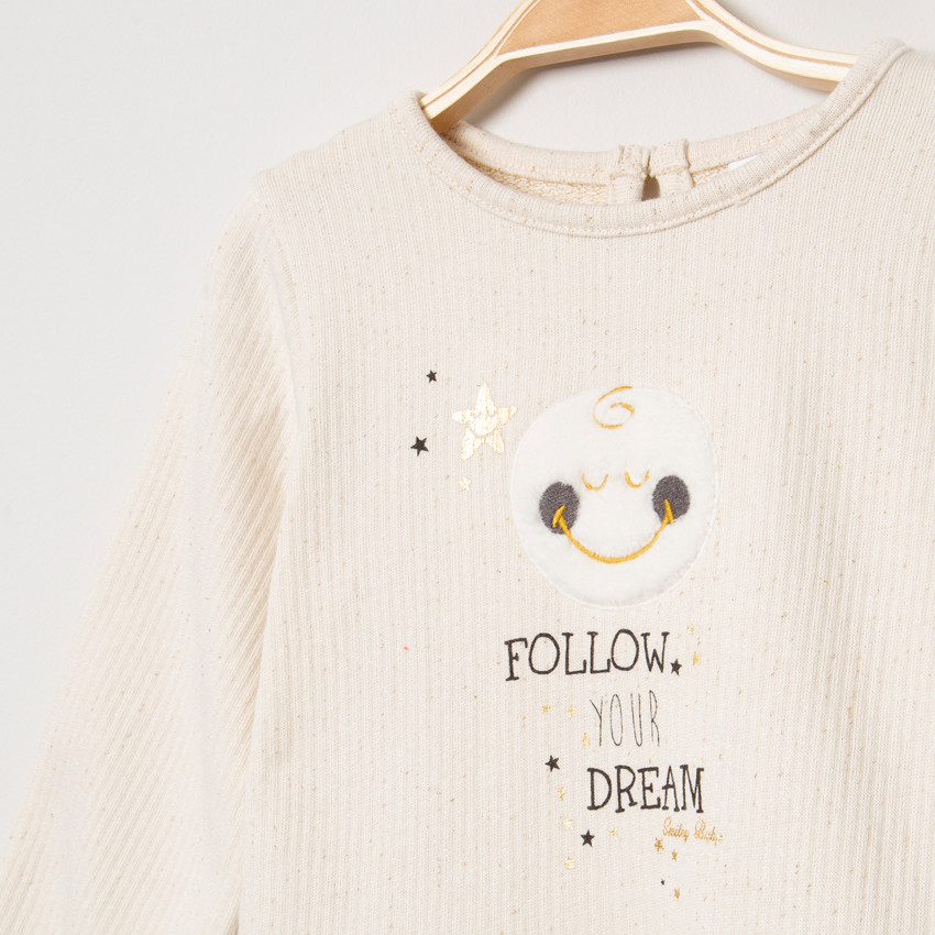 Vestido con manga larga y efecto 2 en 1 con parche de Smiley y bajo con volantes estampado 