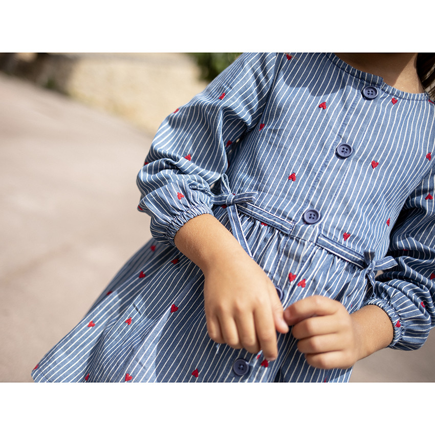 Vestido de chambray manga larga rayas y corazones bordados 