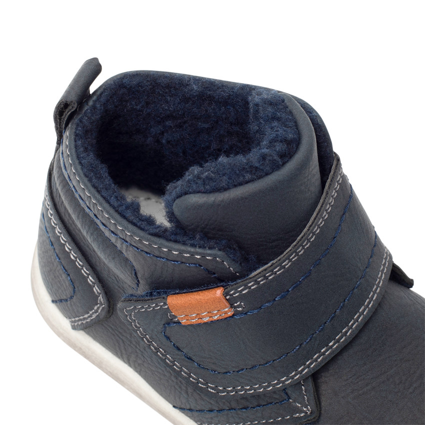 Botines con lengüeta de velcro y forro cálido para niño 