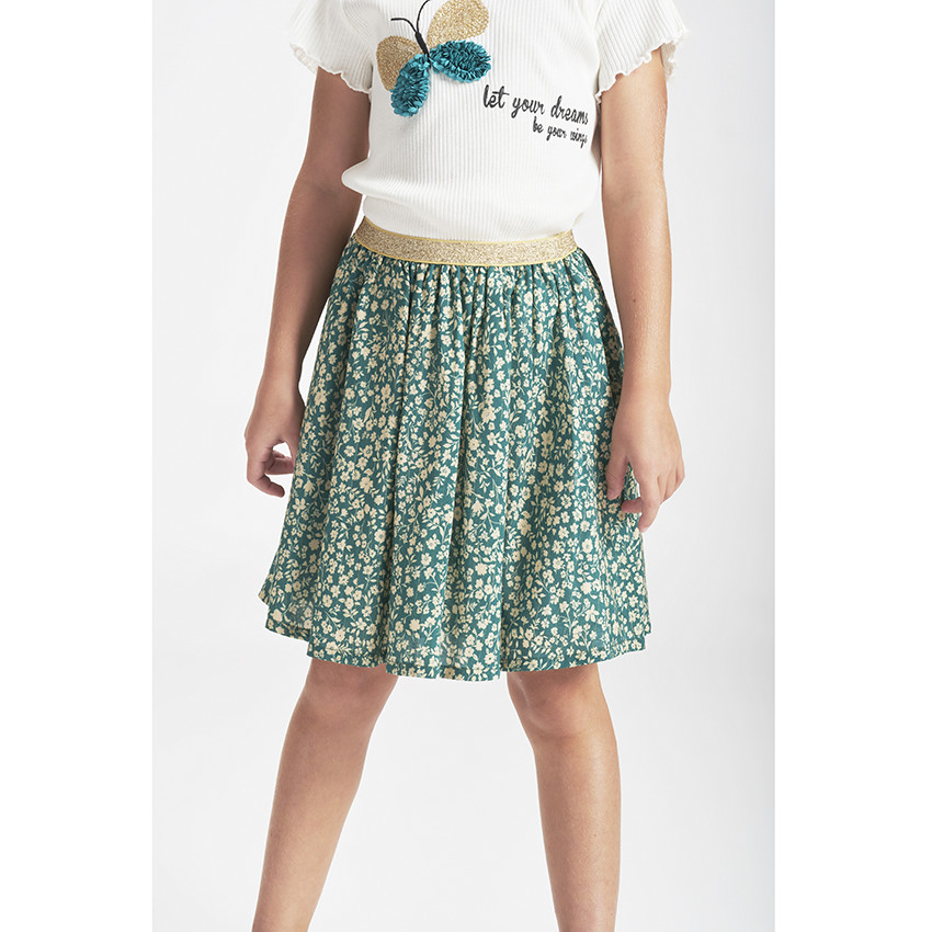 Camiseta de manga corta en algodón efecto acacanalado con print de mariposa y detalles en relive para niña 