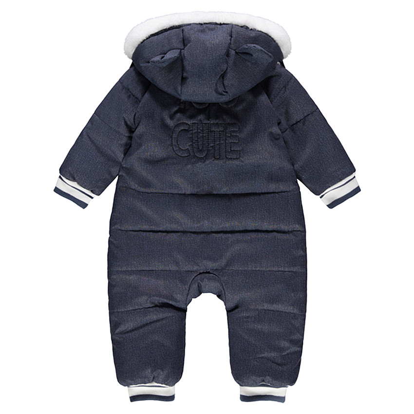 Mono jaspeado con capucha e inscripción del mismo color en la parte trasera 