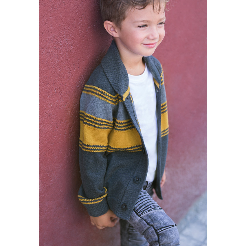 Chaqueta de punto de rayas de jacquard que contrastan 