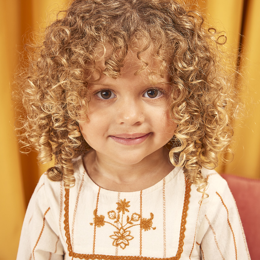 Vestido de manga larga con rayas bordadas para bebé niña 