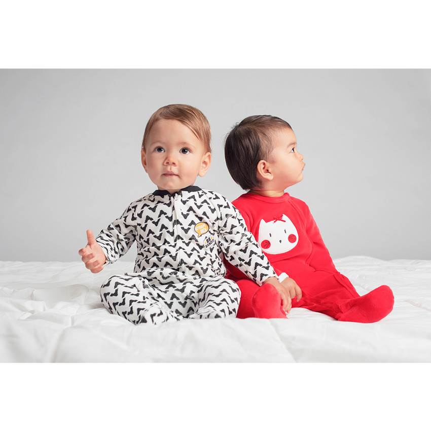 Juego de 2 pijamas con cremallera de terciopelo liso, con dibujo de máscara y estampado all-over 