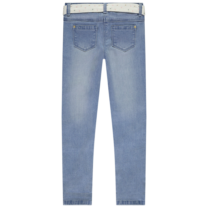 Jeans slim efecto desgastado con cinturón de pañuelo para niña 