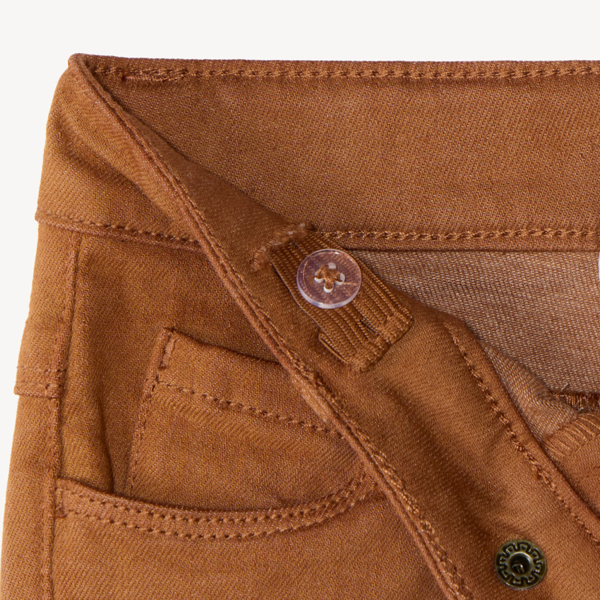 Pantalón de bebé niño en denim liso 