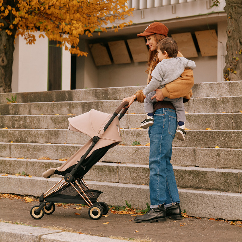 Poussette ultra-compacte Coya rosegold/cozy beige 