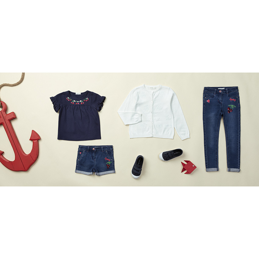 Chaqueta de punto con cerezas de lentejuelas 