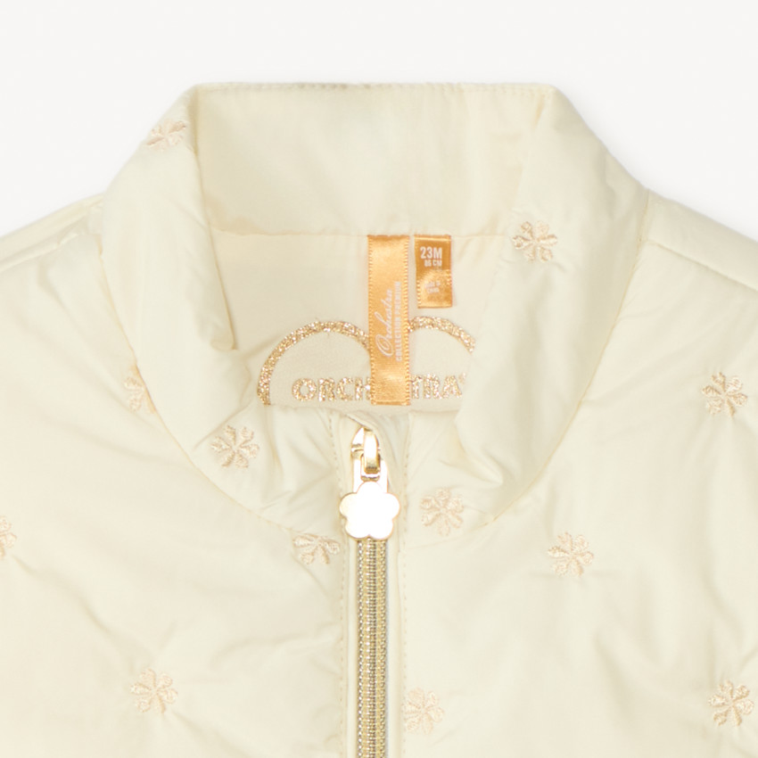 Chaleco sin mangas con flores bordadas para niña. 