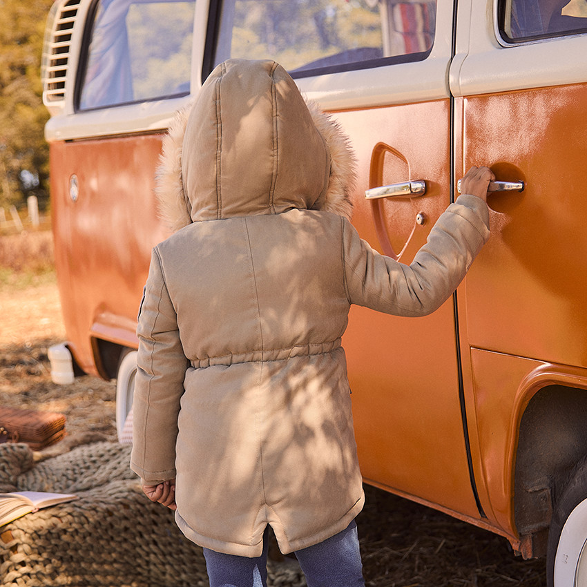 Parka impermeable con capucha y efecto de pelo sintético para niña 