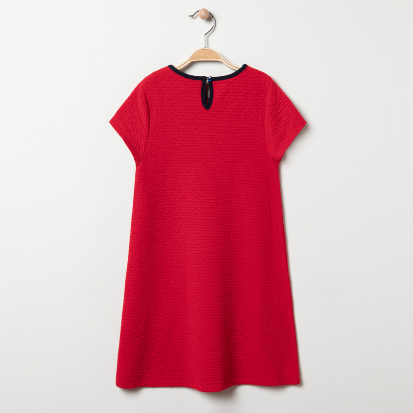 Vestido manga corta cuello Claudine y lazo bordado 