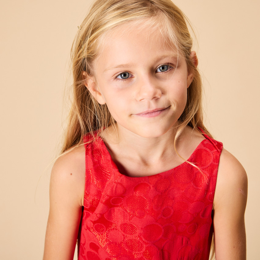 Vestido de fiesta sin mangas con motivos jacquard iridiscentes para niña 