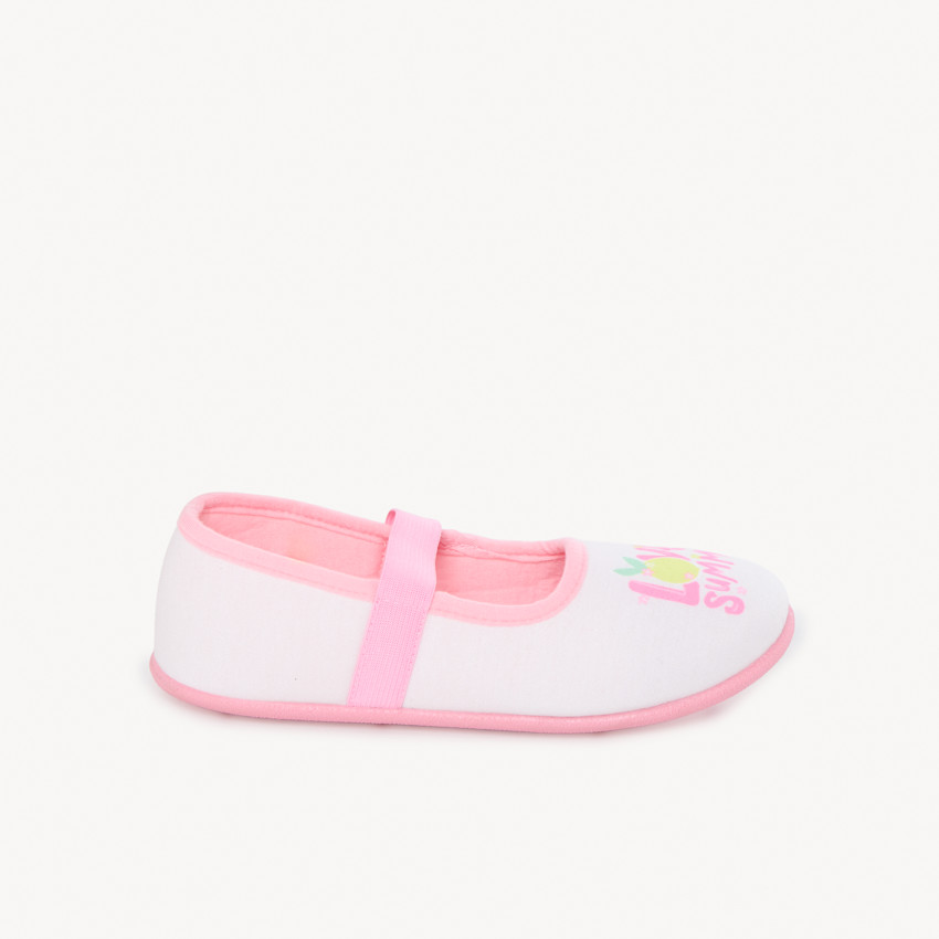 Zapatillas de verano para niña. 