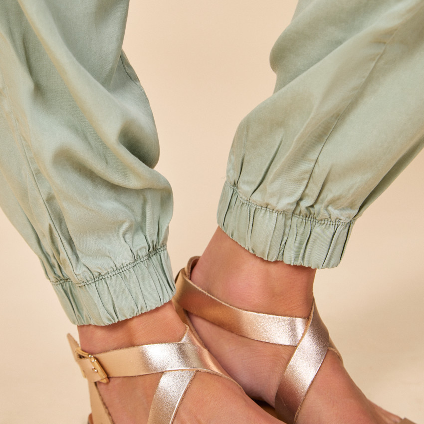 Pantalones para embarazada con bolsillos cargo y banda alta 