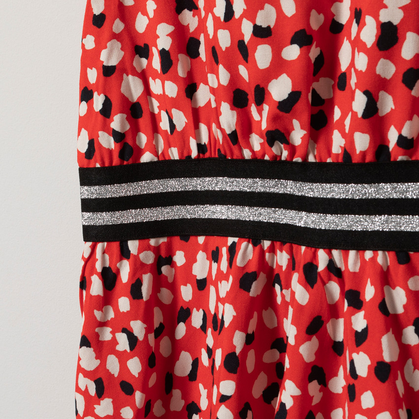 Vestido manga corta con estampados gráficos y cintura elástica  