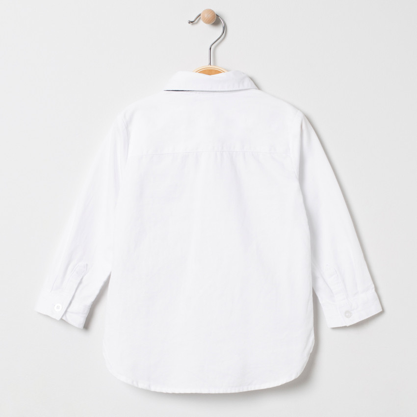 Chemise blanche à noeud papillon amovible 